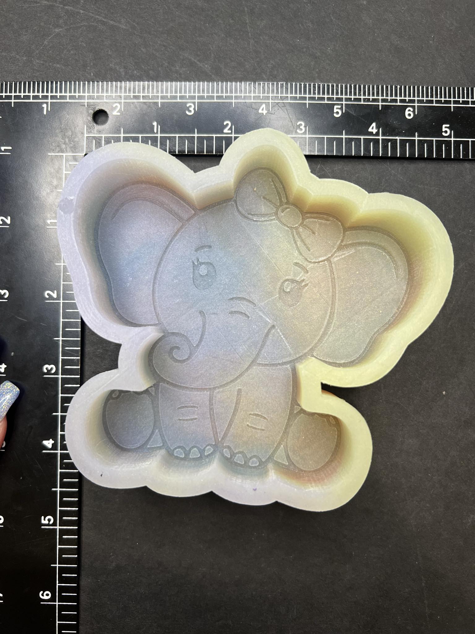 (B101) Elephant with Bow Silicone Mold