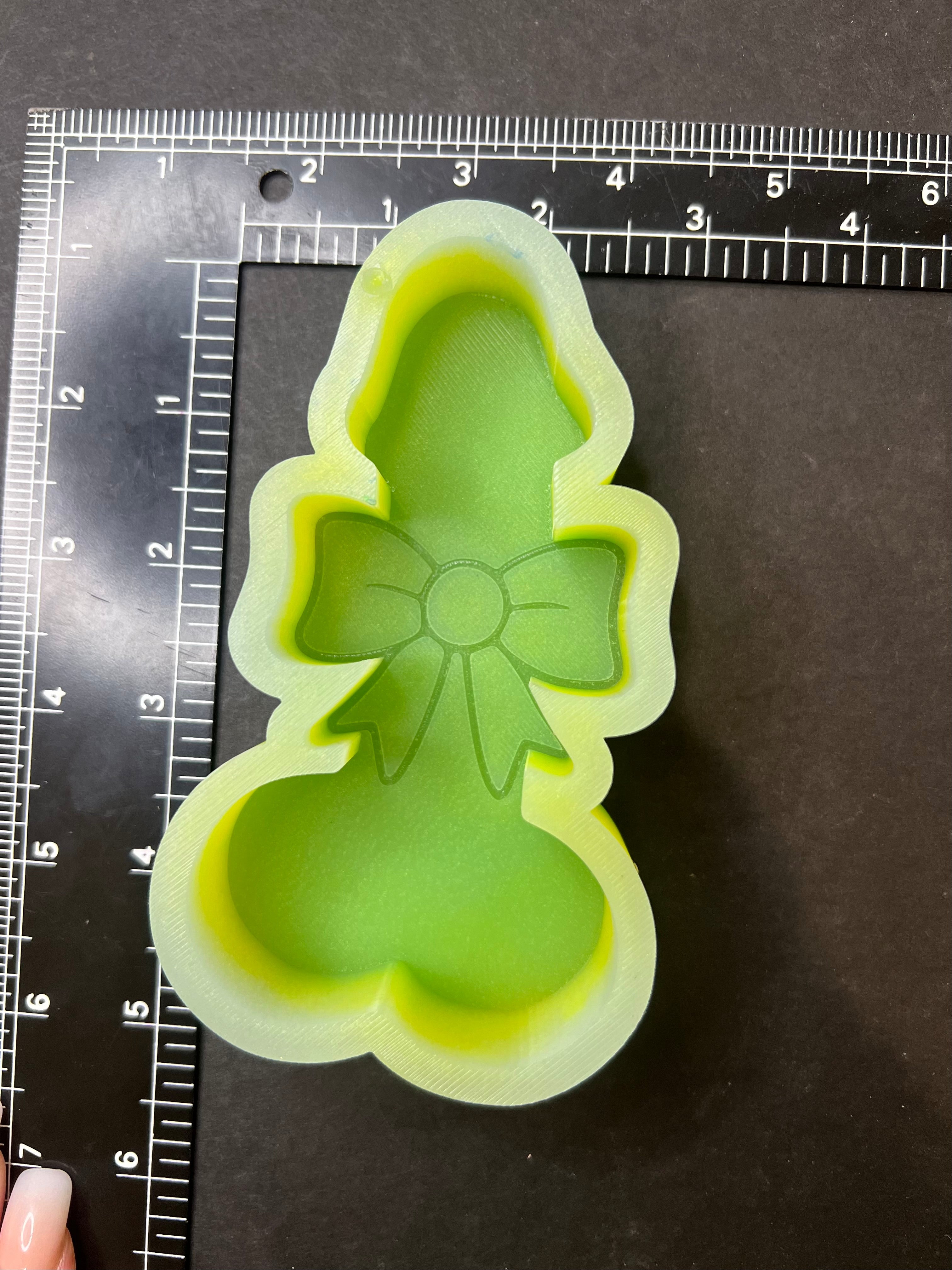 (B142) Bowtie Penis Silicone Mold