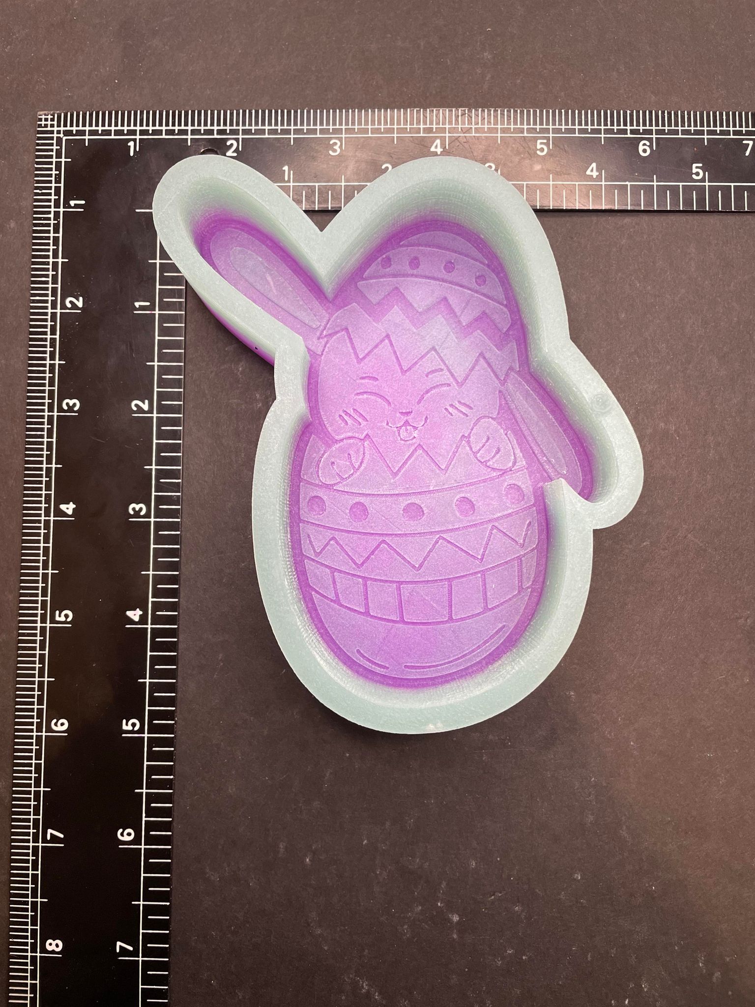 (B1629) Peepin Bunny Silicone Mold